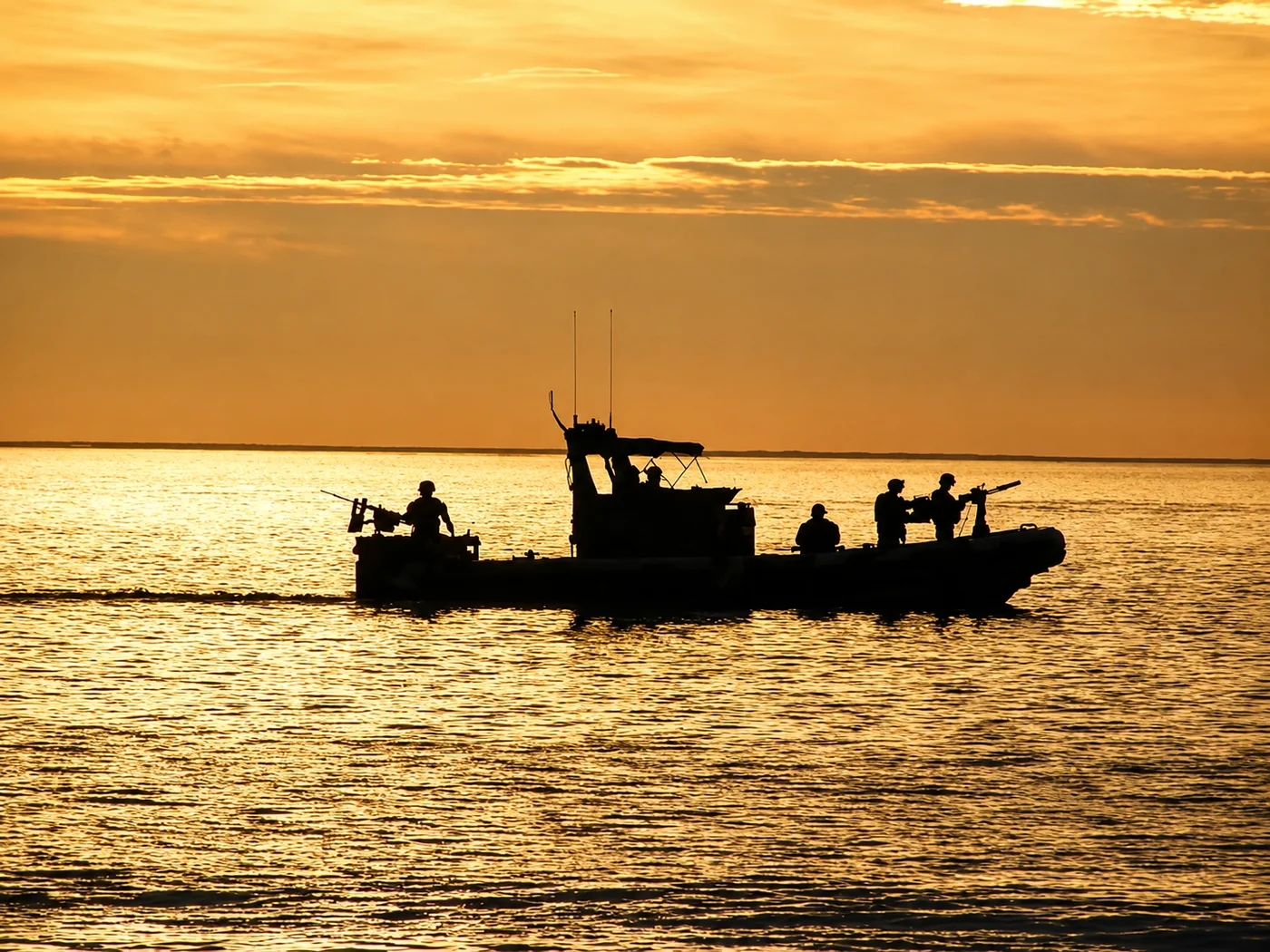 Small Unit Riverine Craft underway on Lake Haditha, Al Anbar Province, Iraq, 2005